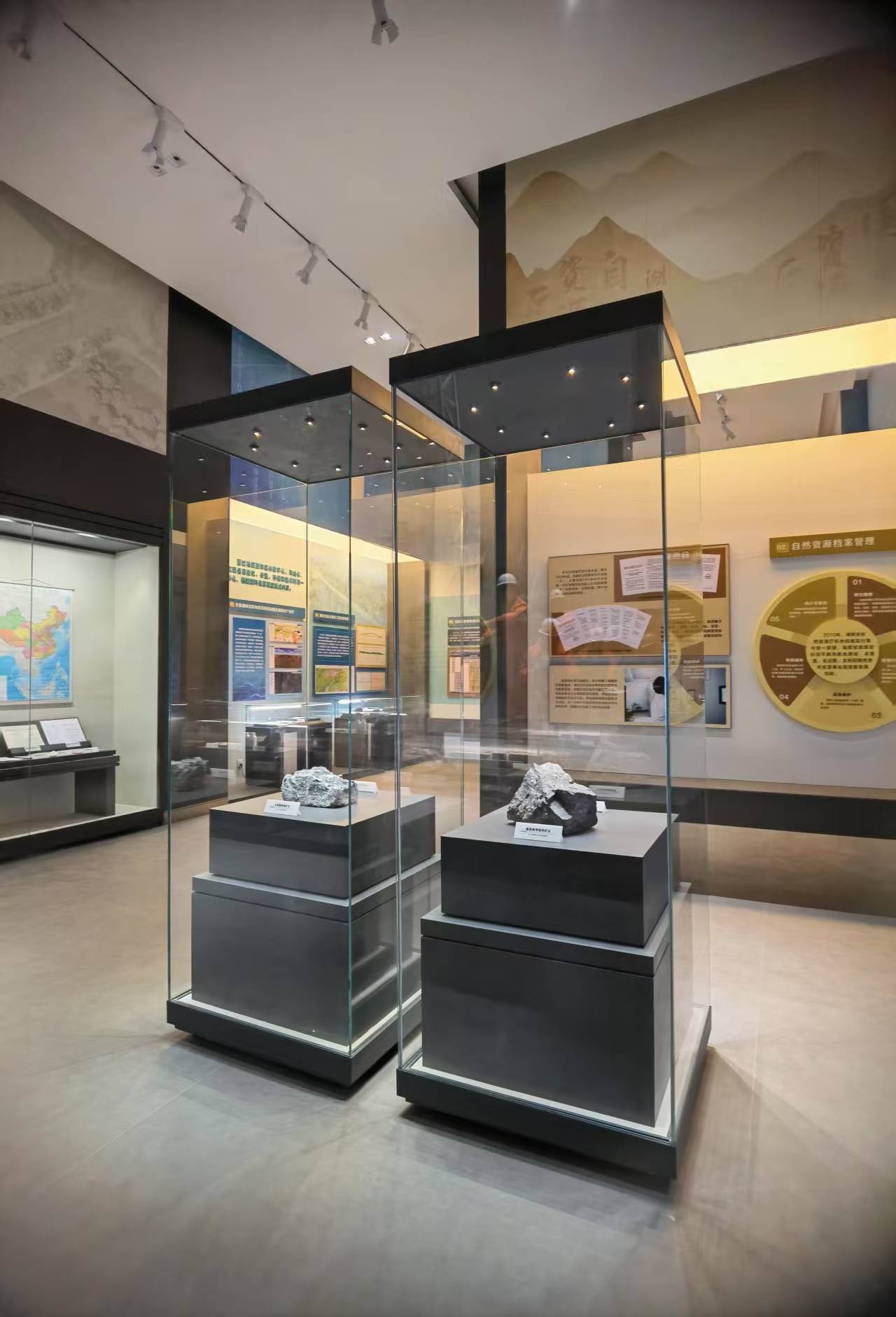 博物館獨(dú)立玻璃柜的設(shè)計(jì)要求